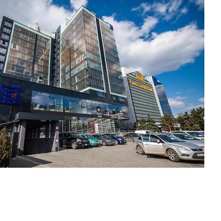 Glass New Apartments Ultracentral Chişinău Esterno foto